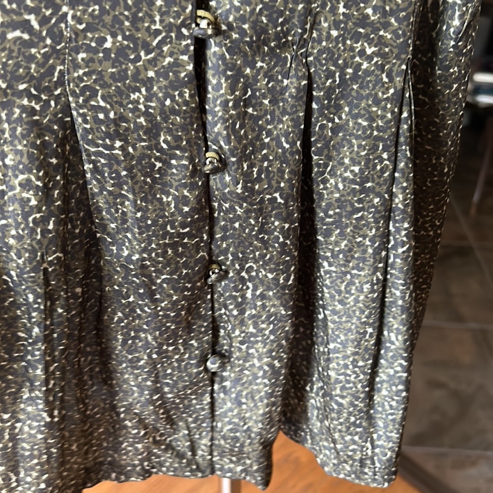 Anthropologie Womens Leopard Print Top Mitzi Boho Large Green Olive Stretch - Picture 9 of 12